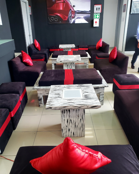 Renta de sala lounge negra.